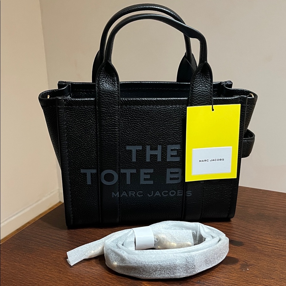(NWT) Marc Jacobs Black Leather Tote